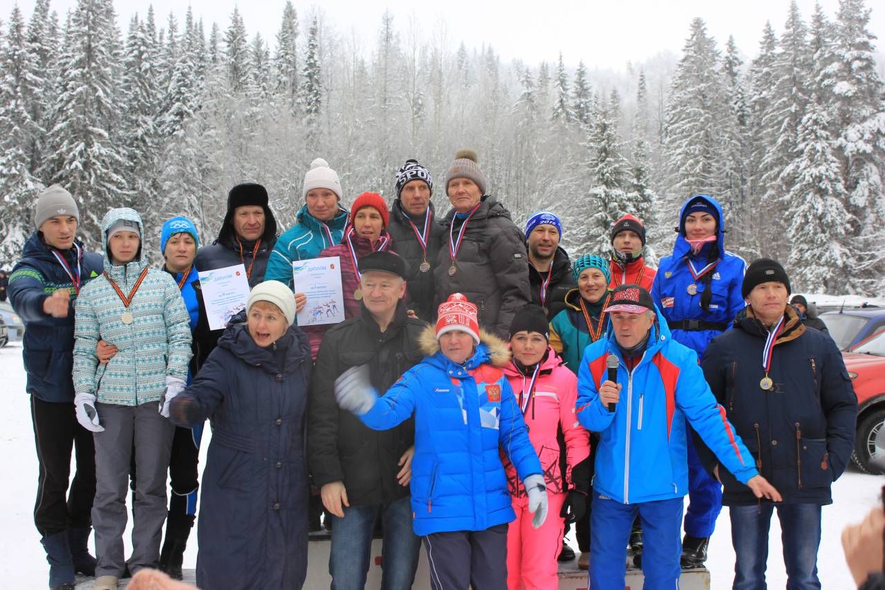 Погода краснокамск. Лыжная база Краснокамск черная гора. Лыжная база Краснокамск. Лыжные гонки Краснокамск черная. Лыжная база звезда Пермь.